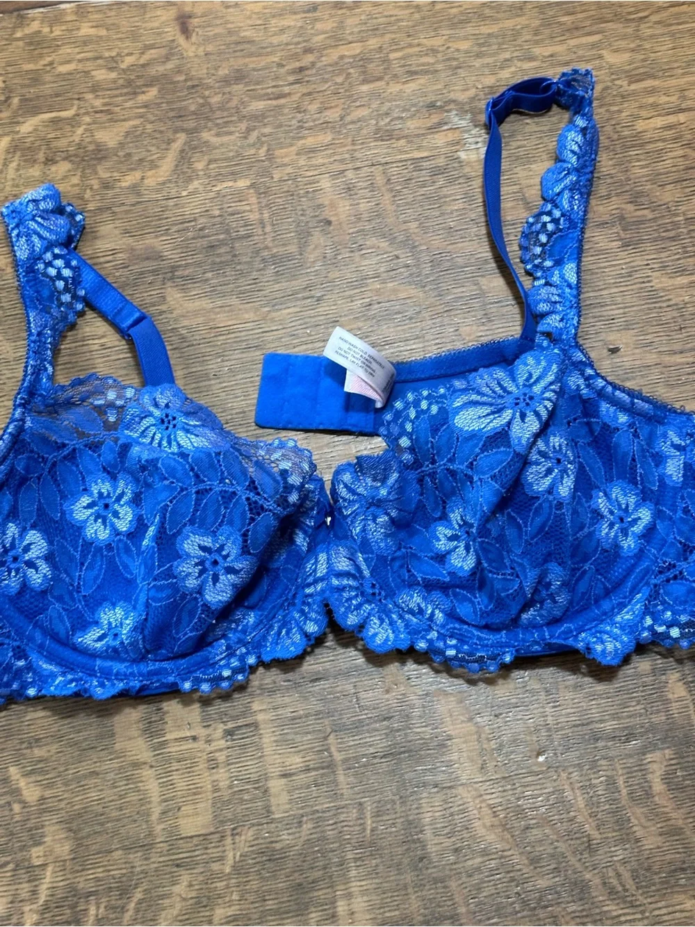 Victoria's Secret Royal Blue Floral Lace Underwire Bra sz 38C